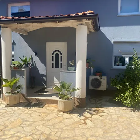 Katarina Villa *